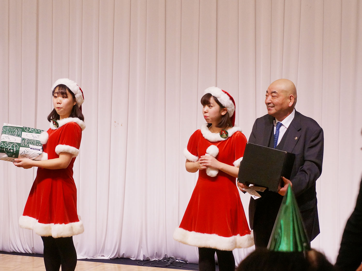 第1335回例会 第56回クリスマス家族会 in 仙台国際ホテル